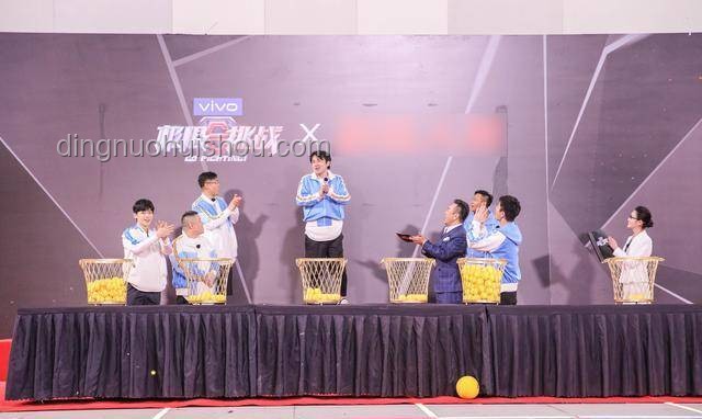 “模仿刘浩存扭胯挑战”引领全民健身新风尚